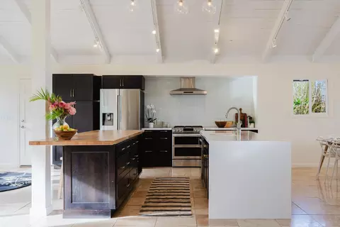 Kitchen - 860 Holopuni Rd, Kula, HI 96790 photo 1 of 3