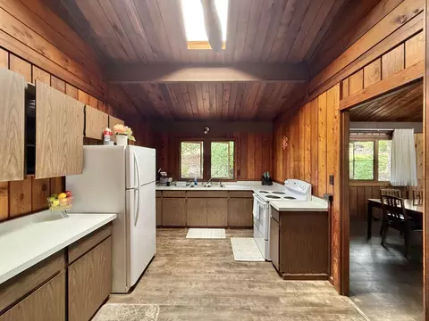 Kitchen - 19 Alanui Pl, Kula, HI 96790 photo 1 of 4