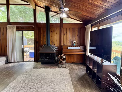 Living - 19 Alanui Pl, Kula, HI 96790 photo 2 of 4
