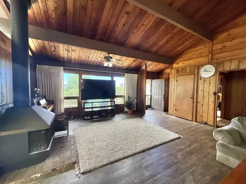 Living - 19 Alanui Pl, Kula, HI 96790 photo 3 of 4