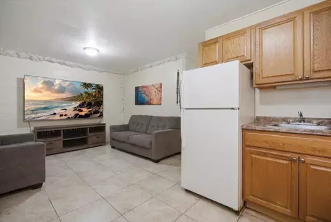 349 N Market St #A8, Wailuku, HI 96793