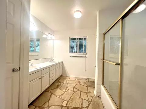 Bath - 590 Kaiapa Pl, Haiku, HI 96708 photo 1 of 4