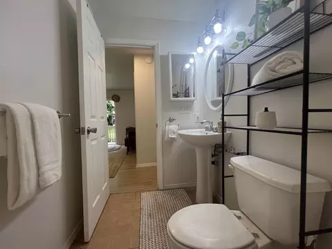 Bath - 590 Kaiapa Pl, Haiku, HI 96708 photo 1 of 2