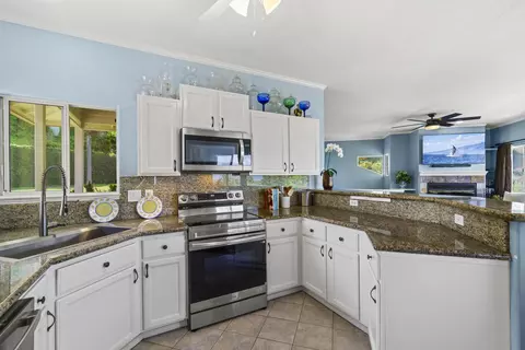 Kitchen - 100 Malapua Pl, Kula, HI 96790 photo 1 of 3
