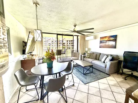 Living - 3543 Lower Honoapiilani Rd #E-206, Lahaina, HI 96761 photo 4 of 5