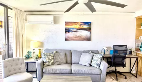 Living - 3543 Lower Honoapiilani Rd #E-206, Lahaina, HI 96761 photo 2 of 5