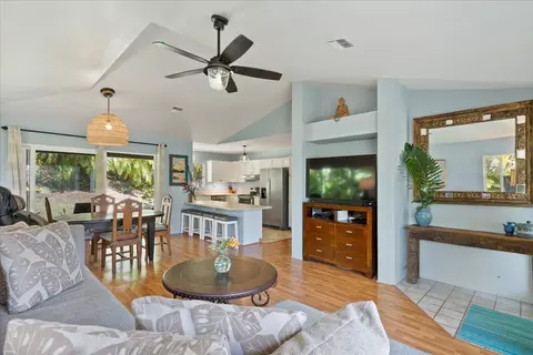 81 Lae St, Paia, HI 96779