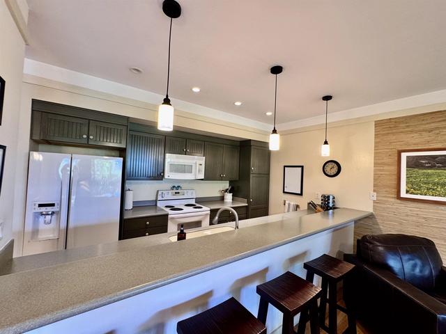 100 Lio Pl #P2, Maunaloa, HI 96770