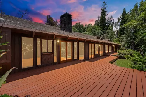 1740 Piiholo Rd, Makawao, HI 96768