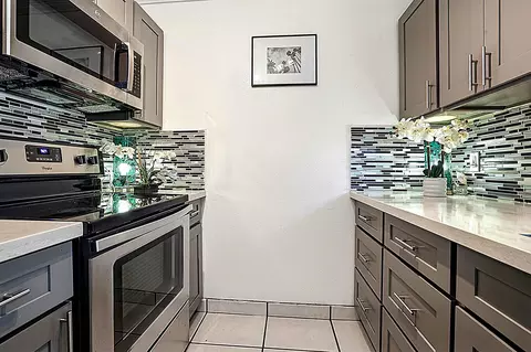 160 Keonekai Rd #1-103, Kihei, HI 96753