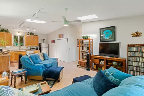 Living - 4345 Waha Pl, Haiku, HI 96708 photo 9 of 9