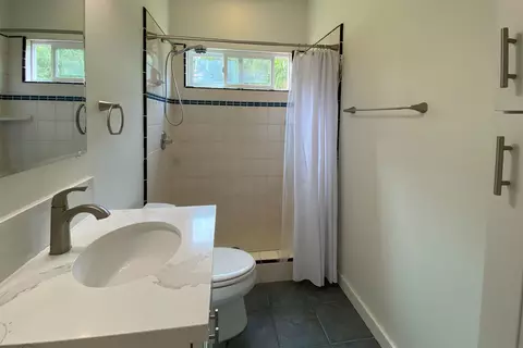 Bath - 4345 Waha Pl, Haiku, HI 96708 photo 3 of 6