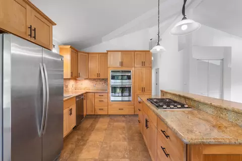 Kitchen - 4345 Waha Pl, Haiku, HI 96708 photo 2 of 5