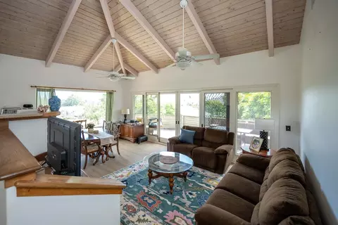 3863 Mahinahina St, Lahaina, HI 96761