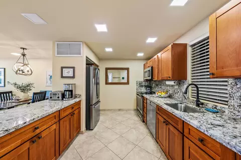 2661 Kekaa Dr #E102, Lahaina, HI 96761