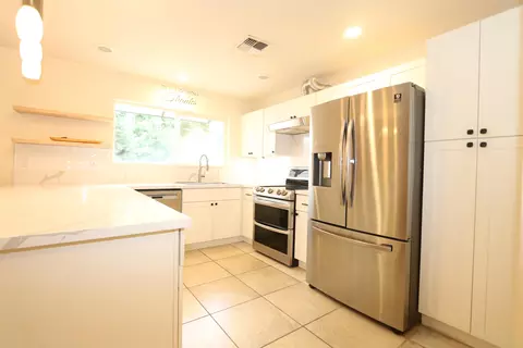 Kitchen - 63 Papahi Loop, Kahului, HI 96732 photo 1 of 1