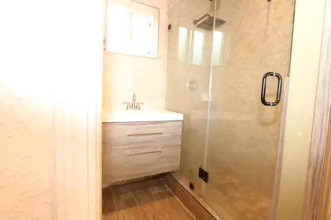 Bath - 63 Papahi Loop, Kahului, HI 96732 photo 3 of 5