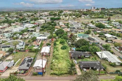 2057 Mokuhau Rd, Wailuku, HI 96793