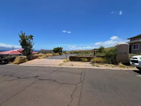 571 Kahena St, Lahaina, HI 96761