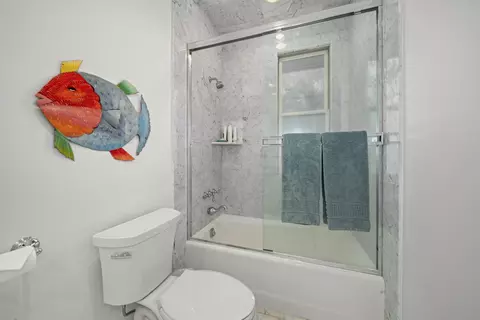 Bath - 212 Crestview Rd, Lahaina, HI 96761 photo 6 of 8