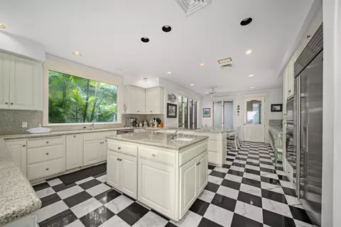 Kitchen - 212 Crestview Rd, Lahaina, HI 96761 photo 3 of 4