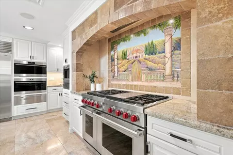 Kitchen - 54 Hakui Loop, Lahaina, HI 96761 photo 4 of 5