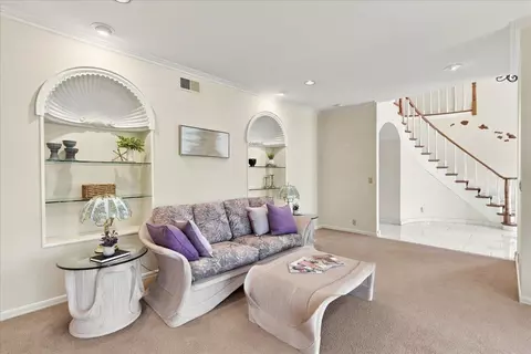 Living - 54 Hakui Loop, Lahaina, HI 96761 photo 4 of 5