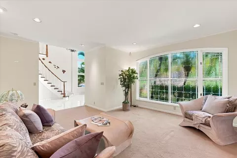 Living - 54 Hakui Loop, Lahaina, HI 96761 photo 3 of 5