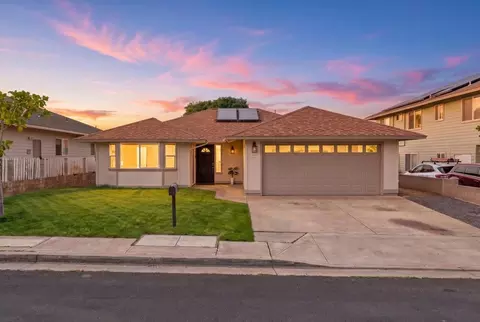 349 Kuualoha St, Kahului, HI 96732