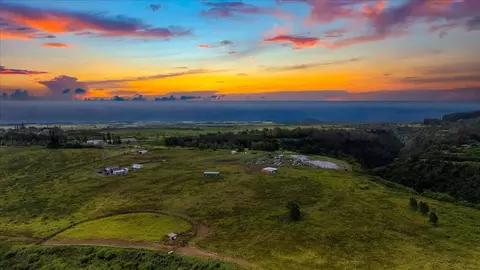 2759 Baldwin Ave #A, Makawao, HI 96768