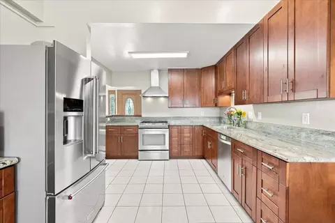 30 Pahaa Pl, Makawao, HI 96768
