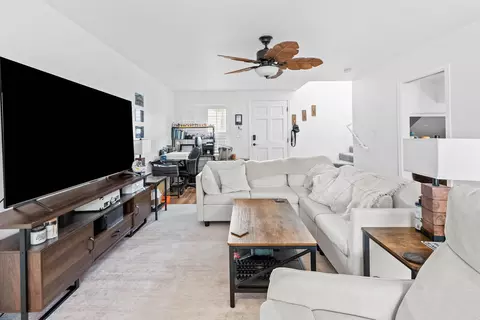 636 Meakanu Ln #2-104, Wailuku, HI 96793