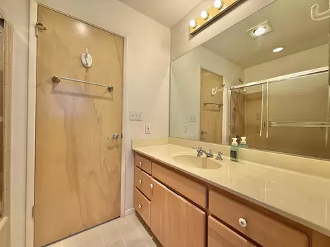 Bath - 70 Akea Pl, Kula, HI 96790 photo 1 of 7
