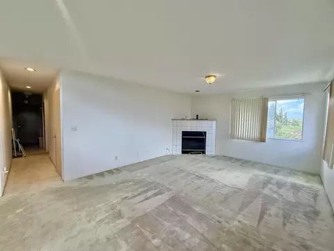 Living - 70 Akea Pl, Kula, HI 96790 photo 2 of 3