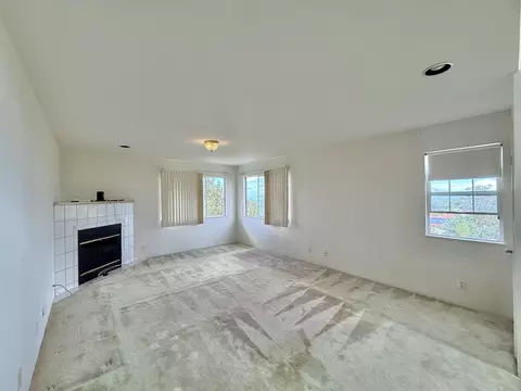 Living - 70 Akea Pl, Kula, HI 96790 photo 3 of 3