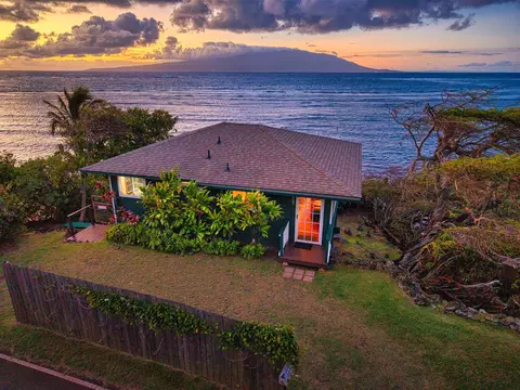 9916 Kamehameha V Hwy, Kaunakakai, HI 96748