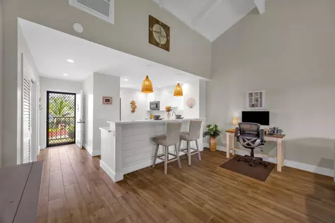 Entry Way - 3788 Lower Honoapiilani Rd #E205, Lahaina, HI 96761 photo 1 of 1
