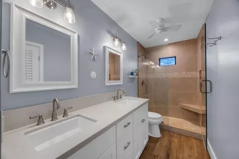 Bath - 3788 Lower Honoapiilani Rd #E205, Lahaina, HI 96761 photo 3 of 4