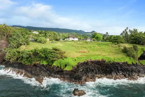 7127 Hana Hwy, Hana, HI 96713