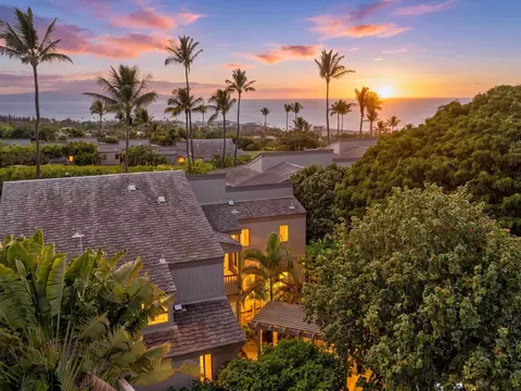 10 Wailea Ekolu Pl #1403, Kihei, HI 96753