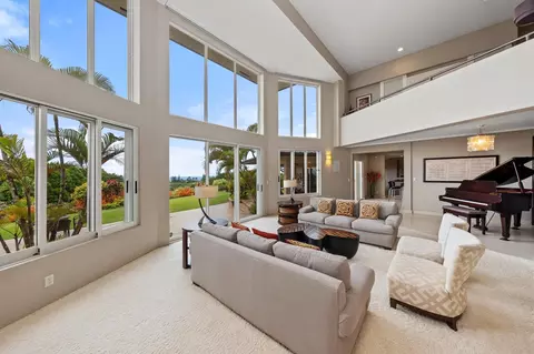 Living - 45 Kamalii Pl, Haiku, HI 96708 photo 3 of 5