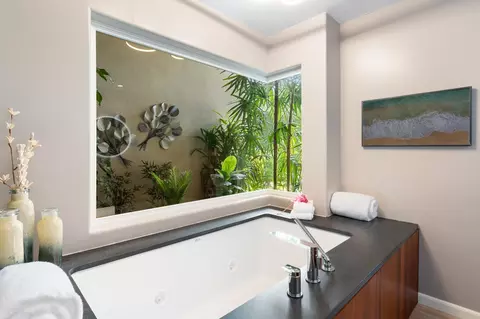 Bath - 45 Kamalii Pl, Haiku, HI 96708 photo 3 of 8