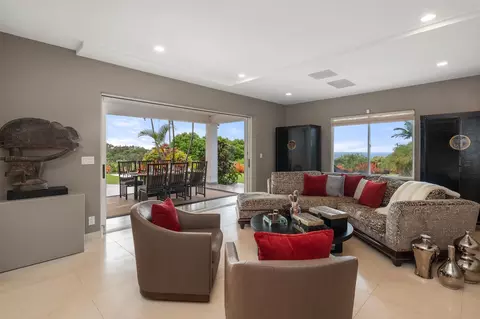 Living - 45 Kamalii Pl, Haiku, HI 96708 photo 4 of 5