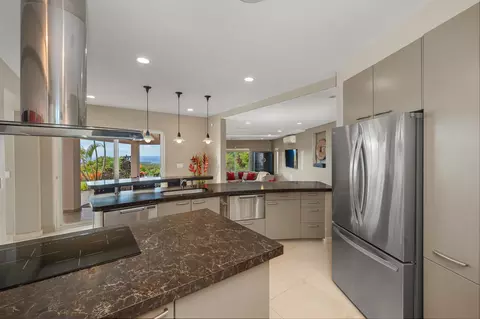 Kitchen - 45 Kamalii Pl, Haiku, HI 96708 photo 2 of 4