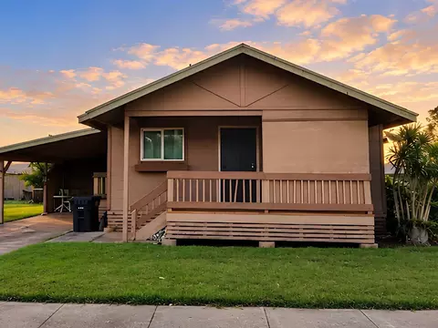 470 Iliahi St, Lanai City, HI 96763