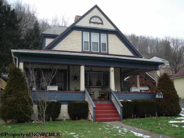 329 Pyles Ave, Mannington, WV 26582 photo 1