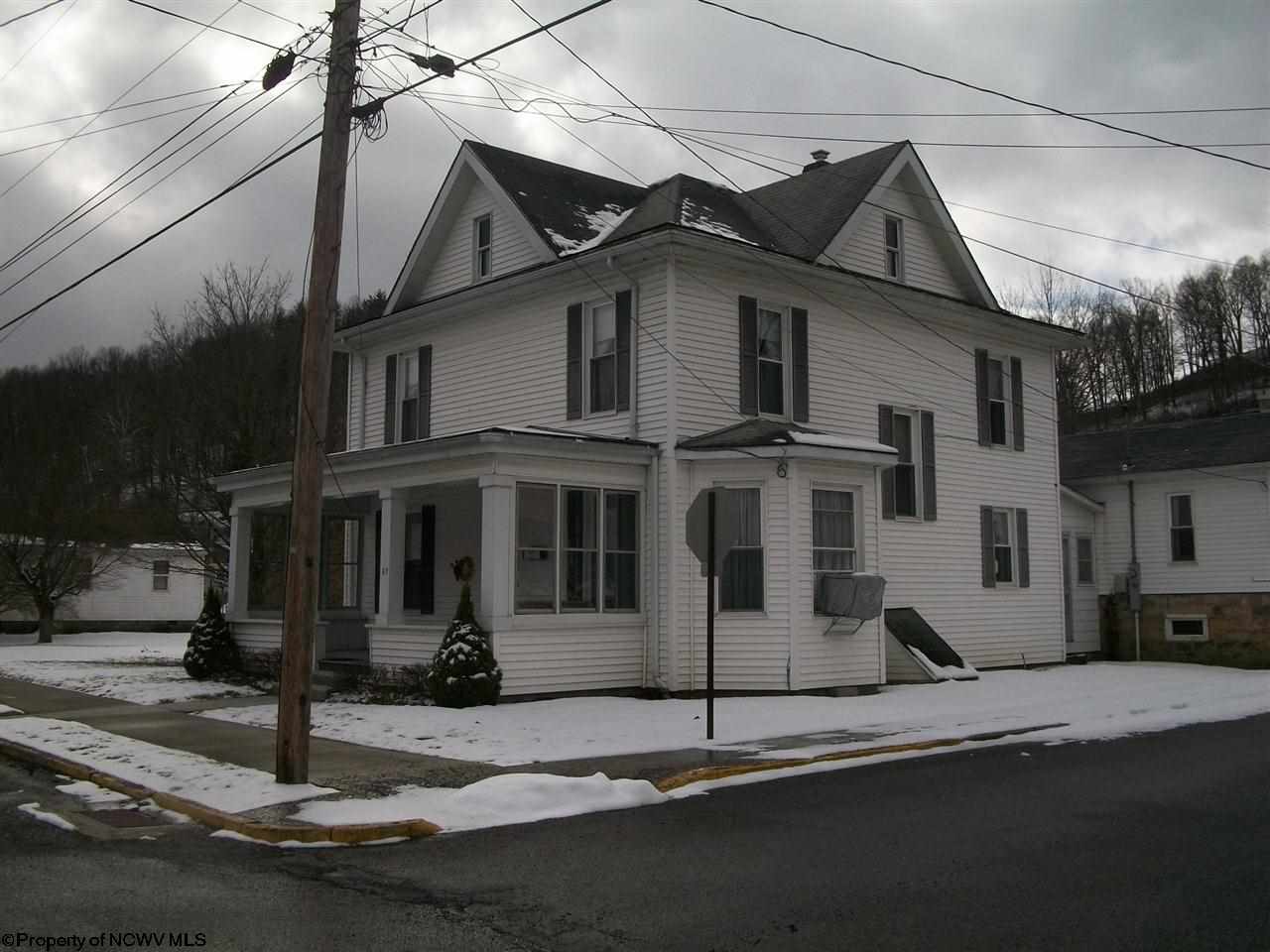 27 Beech Ave, Philippi, WV 26416 photo 1