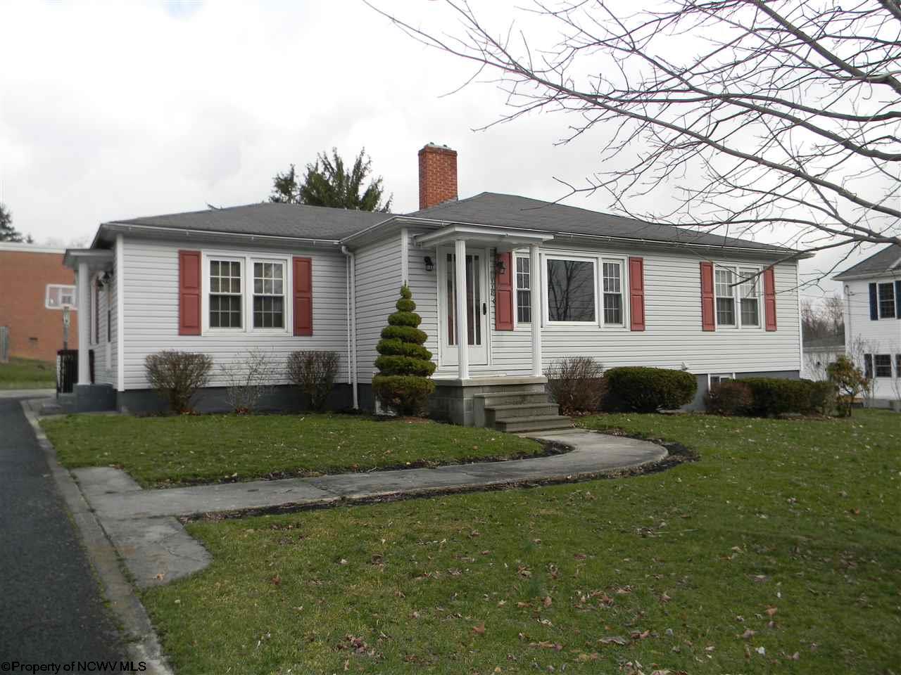 118 Beverly St, Kingwood, WV 26537 photo 1