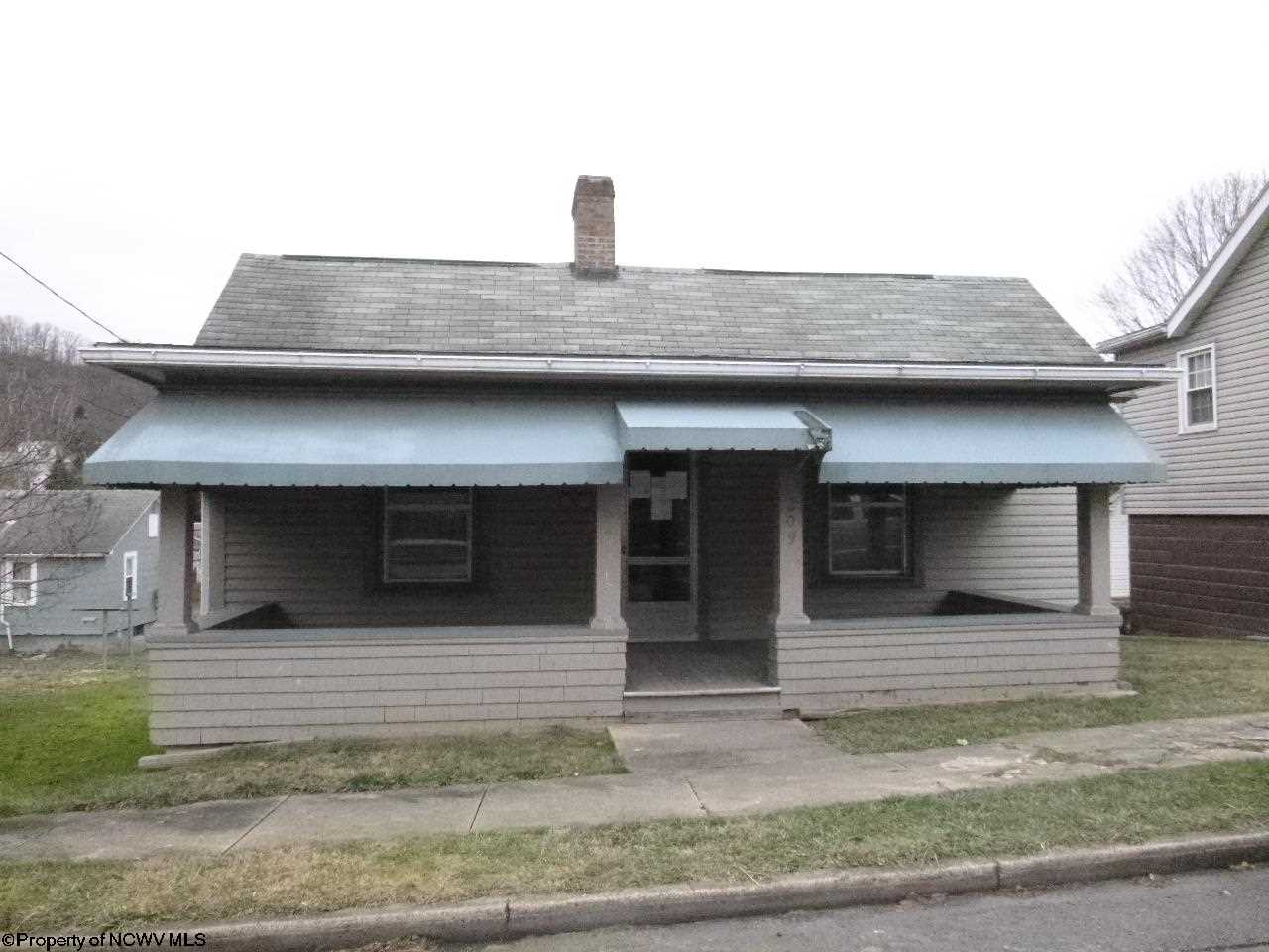 209 Poolside Dr, Mannington, WV 26582 photo 1
