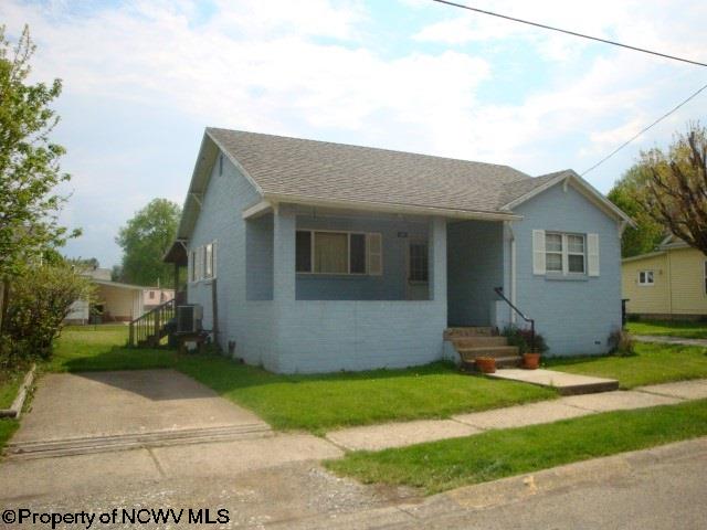 28 Meadow St, Buckhannon, WV 26201 photo 1